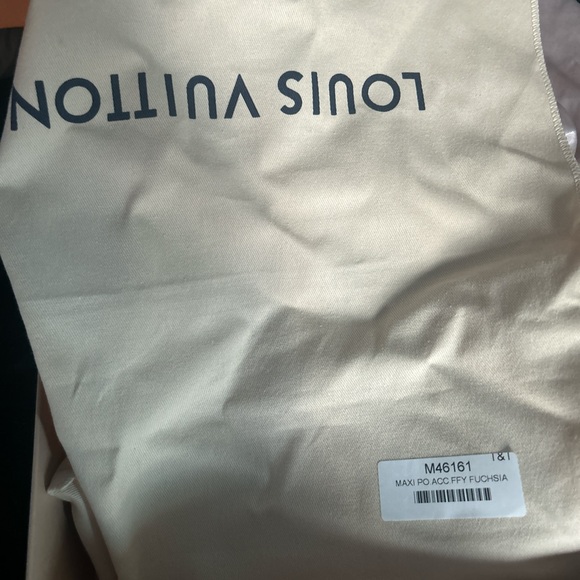 Louis Vuitton maxi fuchsia purse - Picture 7 of 8